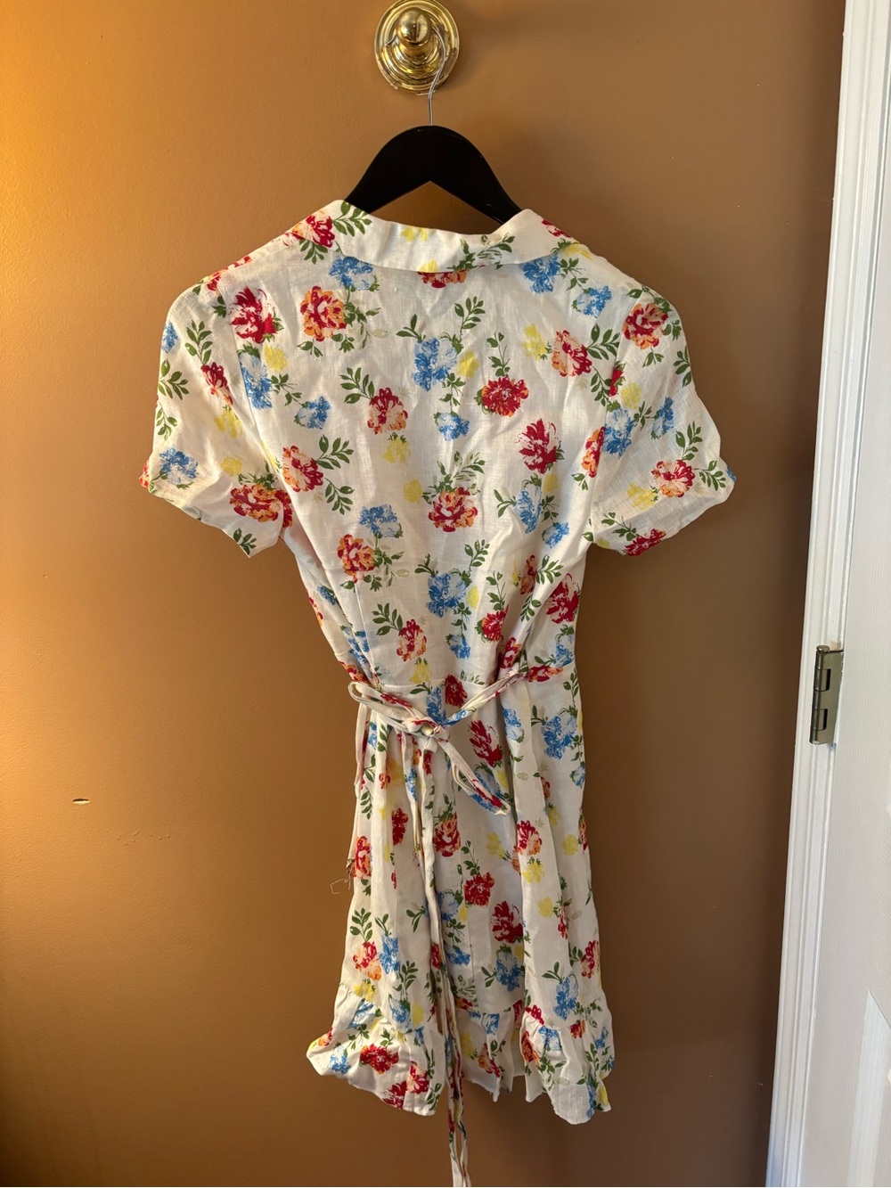 Charles Henry Linen White Floral Blouse with Red, Blue & Yellow Flowers - Picture 3 of 4